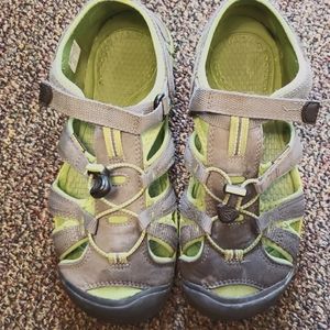 SOLD Kids KEEN amphibian shoes